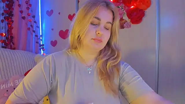 CoraSwon online show from February 26, 9:16 pm