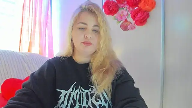 CoraSwon online show from March 11, 9:56 am