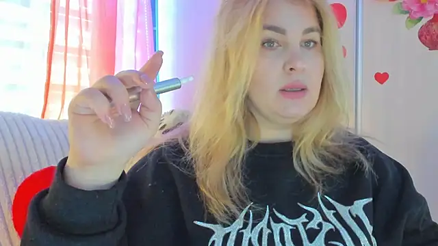 CoraSwon online show from March 19, 8:45 am