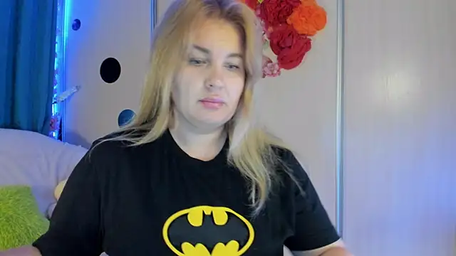 CoraSwon online show from September 18, 6:10 pm