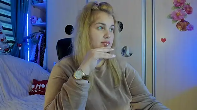 CoraSwon online show from January 6, 1:26 pm