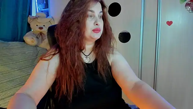 CoraSwon online show from June 12, 3:00 pm