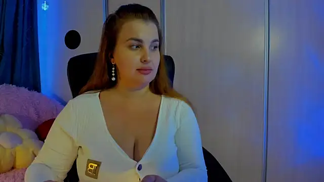 CoraSwon online show from July 19, 2:43 pm