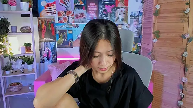 LanaBaker online show from December 30, 6:09 am