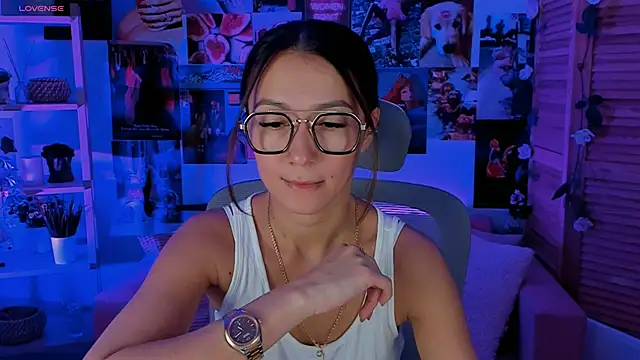 LanaBaker online show from March 18, 2:47 am