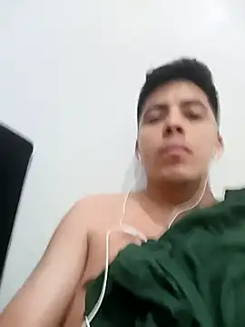 Snapshot of Fiel77 chatting on October 26, 10:47 pm Fiel77 online show from October 26, 10:47 pm