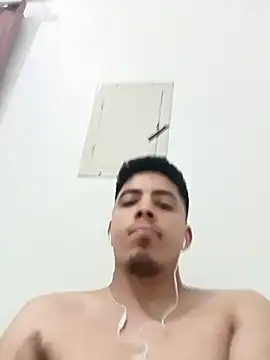 Snapshot of Fiel77 chatting on November 16, 10:26 pm Fiel77 online show from November 16, 10:26 pm