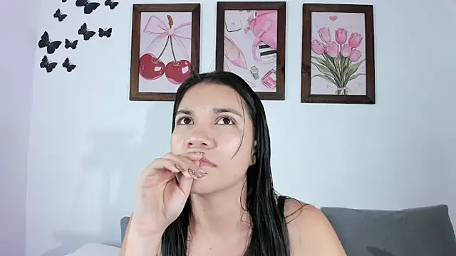 Emiily Parkerr online show from March 12, 11:00 pm