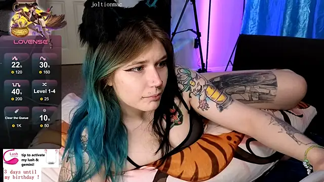 Snapshot of joltionmacc chatting on February 17, 6:15 pm joltionmacc online show from February 17, 6:15 pm