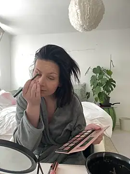 Off  Melonenmandy online show from March 22, 9:02 am