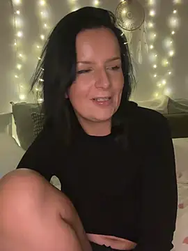 Off  Melonenmandy online show from February 13, 6:15 pm