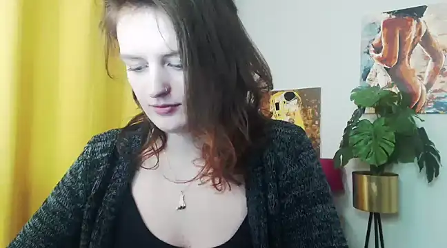 Snapshot of juicyNadine chatting on December 9, 9:28 am juicyNadine online show from December 9, 9:28 am