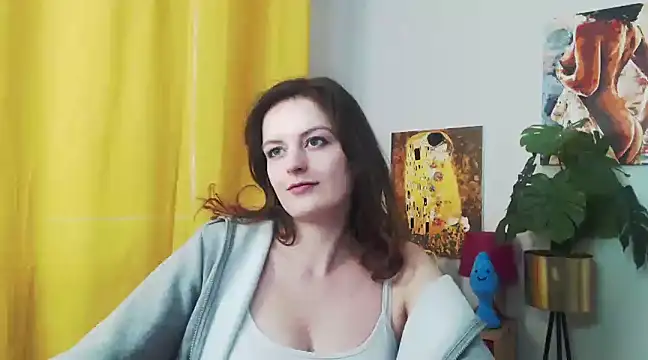 Snapshot of juicyNadine chatting on December 13, 12:28 pm juicyNadine online show from December 13, 12:28 pm