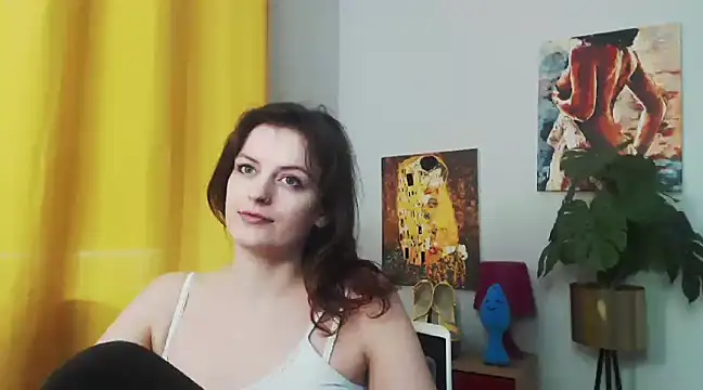 Snapshot of juicyNadine chatting on December 19, 9:29 am juicyNadine online show from December 19, 9:29 am