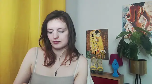 Snapshot of juicyNadine chatting on February 12, 9:20 am juicyNadine online show from February 12, 9:20 am