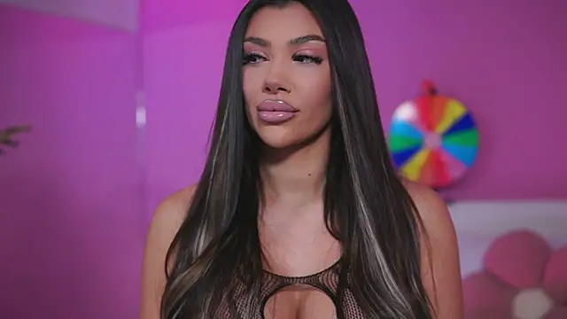 NatyDesiree online show from February 12, 7:35 pm