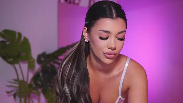 NatyDesiree online show from March 3, 11:22 am