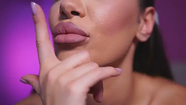 NatyDesiree online show from March 8, 11:16 am