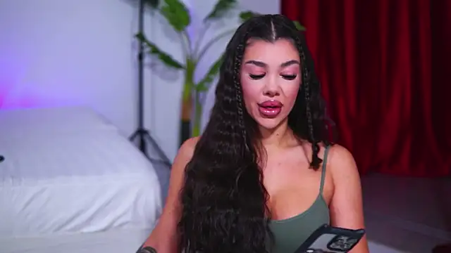 NatyDesiree online show from October 4, 9:07 am