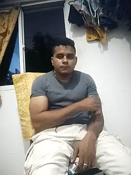 SaucyAffair0 online show from March 13, 11:33 pm