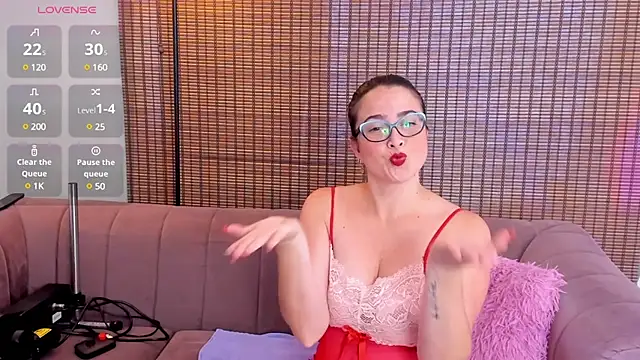 Snapshot of ariana_cross chatting on January 12, 1:16 pm ariana cross online show from January 12, 1:16 pm