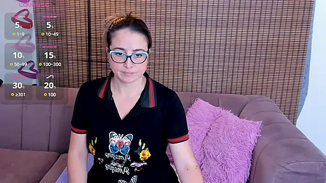 Snapshot of ariana_cross chatting on March 2, 12:32 pm ariana cross online show from March 2, 12:32 pm
