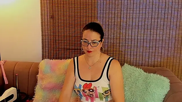 Snapshot of ariana_cross chatting on June 27, 1:06 pm ariana cross online show from June 27, 1:06 pm