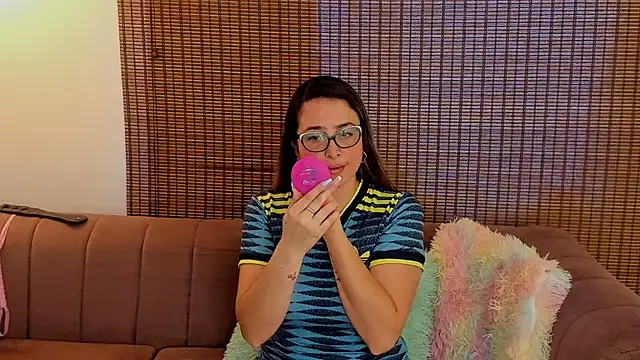 Snapshot of ariana_cross chatting on July 7, 12:42 pm ariana cross online show from July 7, 12:42 pm