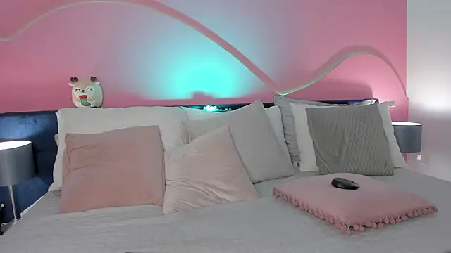 Alaia Manson online show from March 6, 1:24 pm