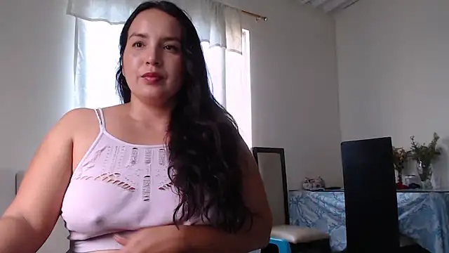 Snapshot of allison-dreams chatting on February 5, 10:33 pm allison-dreams online show from February 5, 10:33 pm