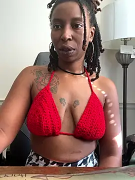 LeyaHoneybuns online show from December 2, 4:31 pm