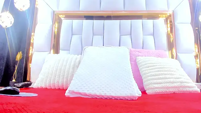 RileySweett online show from November 4, 11:53 am