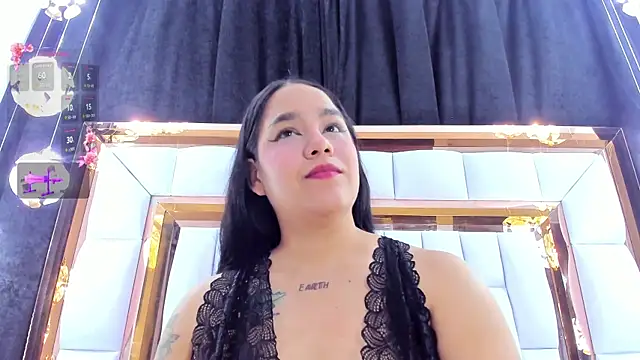 RileySweett online show from May 11, 12:00 pm