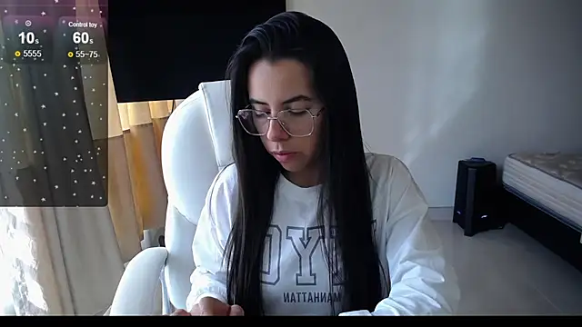 Snapshot of Mariam_Gomezxxx chatting on March 9, 8:21 pm Mariam Gomezxxx online show from March 9, 8:21 pm