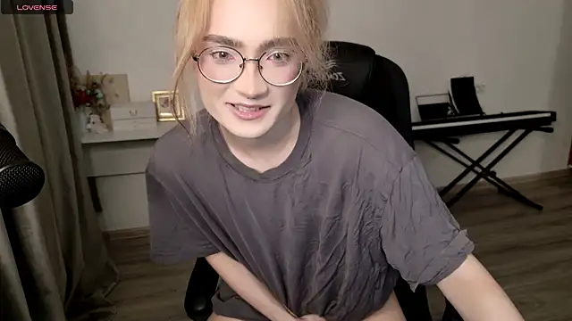 CuteYukiKun online show from July 6, 12:57 pm