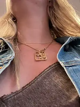 lexi luv online show from March 7, 11:05 pm