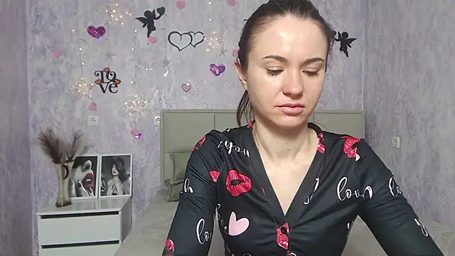 KaraCriegs online show from February 5, 6:37 pm