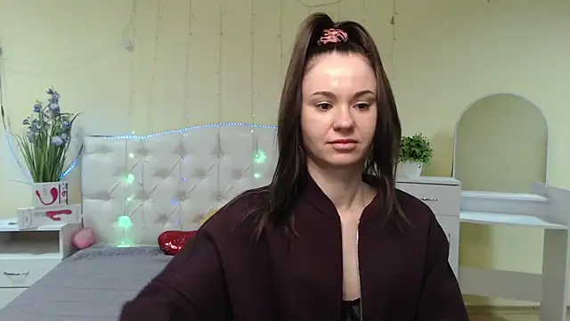 KaraCriegs online show from February 7, 1:36 am