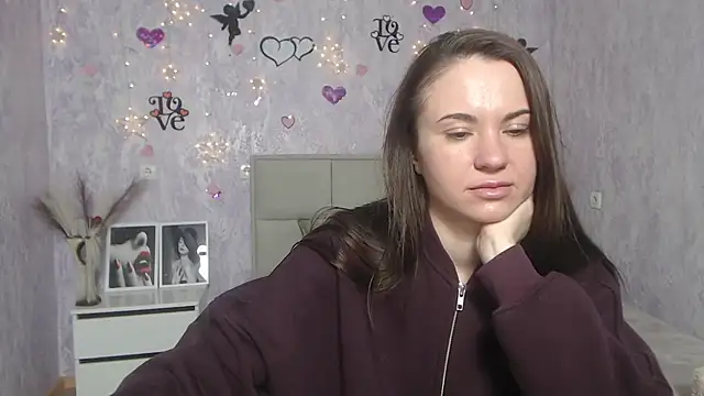 KaraCriegs online show from February 18, 6:26 pm