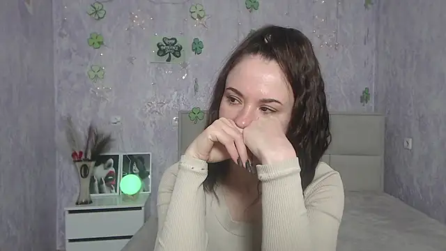 KaraCriegs online show from March 14, 4:32 am