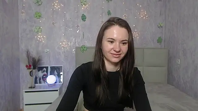 KaraCriegs online show from March 15, 12:25 am