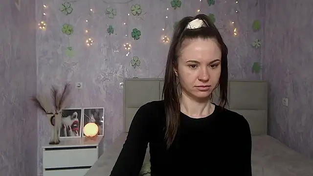 KaraCriegs online show from March 23, 3:32 am