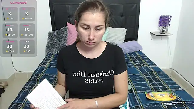 Iris love18 online show from February 13, 4:50 pm