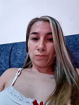 Iris love18 online show from February 18, 12:45 pm