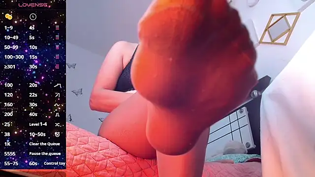 Snapshot of Amber_Smith_86 chatting on March 8, 7:20 pm Amber Smith 86 online show from March 8, 7:20 pm