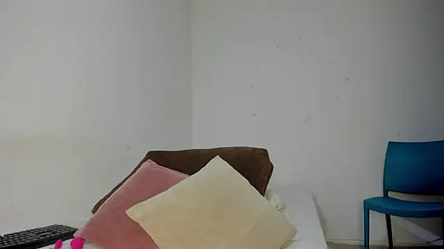 Snapshot of Maya_Graham chatting on June 18, 9:14 am Maya Graham online show from June 18, 9:14 am
