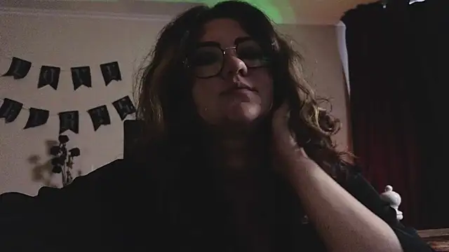 Laura Karamazov online show from February 16, 9:27 am