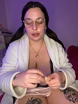 Snapshot of milkyhonybaby chatting on March 5, 12:16 am milkyhonybaby online show from March 5, 12:16 am