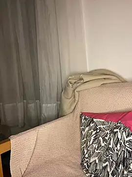 Snapshot of milkyhonybaby chatting on March 18, 6:26 pm milkyhonybaby online show from March 18, 6:26 pm