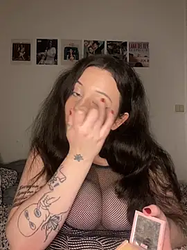 Snapshot of milkyhonybaby chatting on October 29, 8:54 pm milkyhonybaby online show from October 29, 8:54 pm